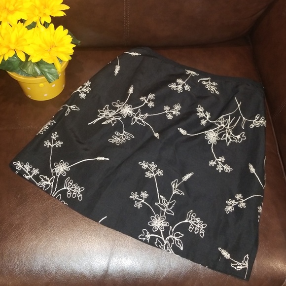Ann Taylor skirt size 4 - Picture 1 of 5